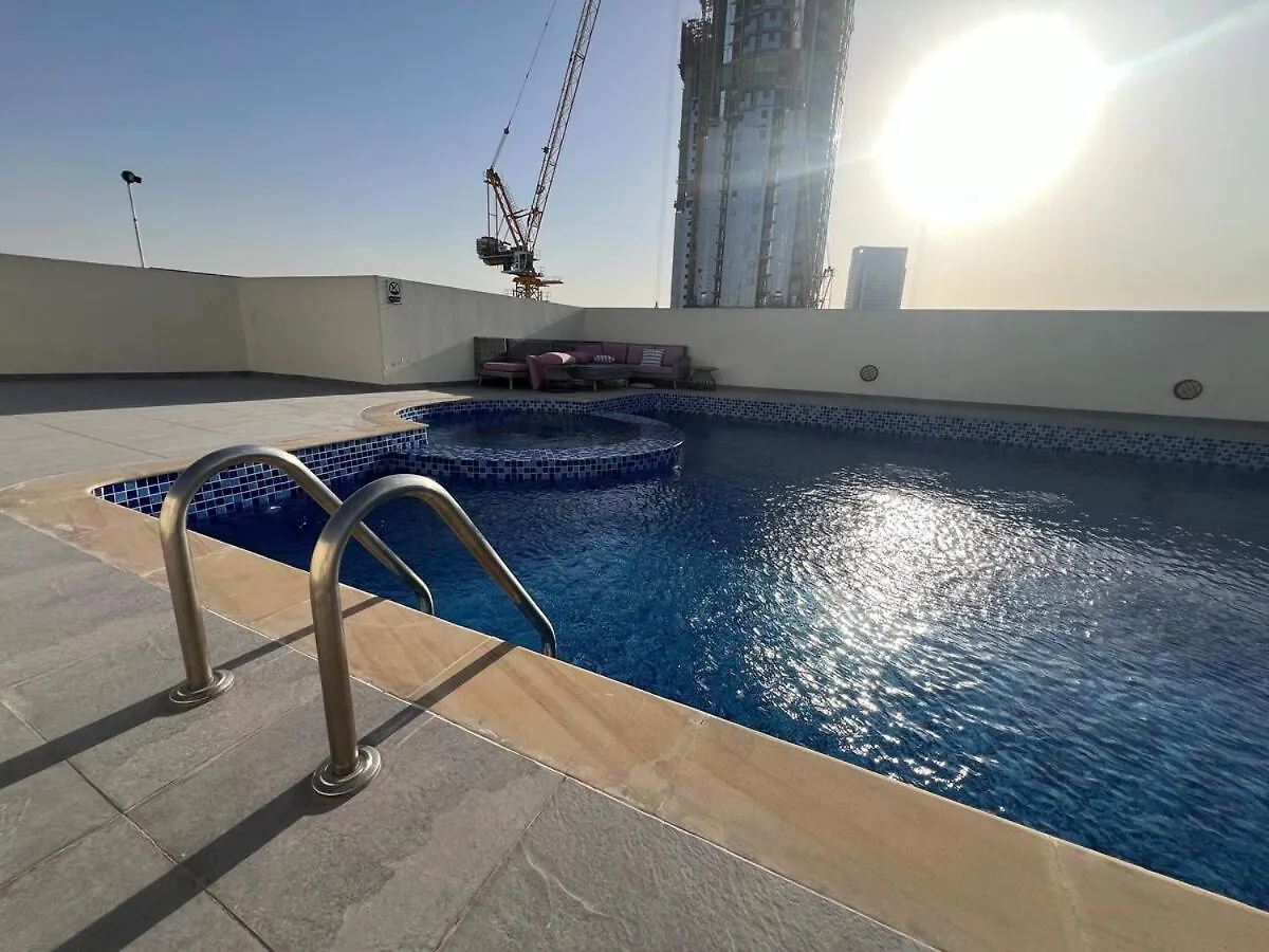 Spacious Studio Near Marina Dubai Apartment